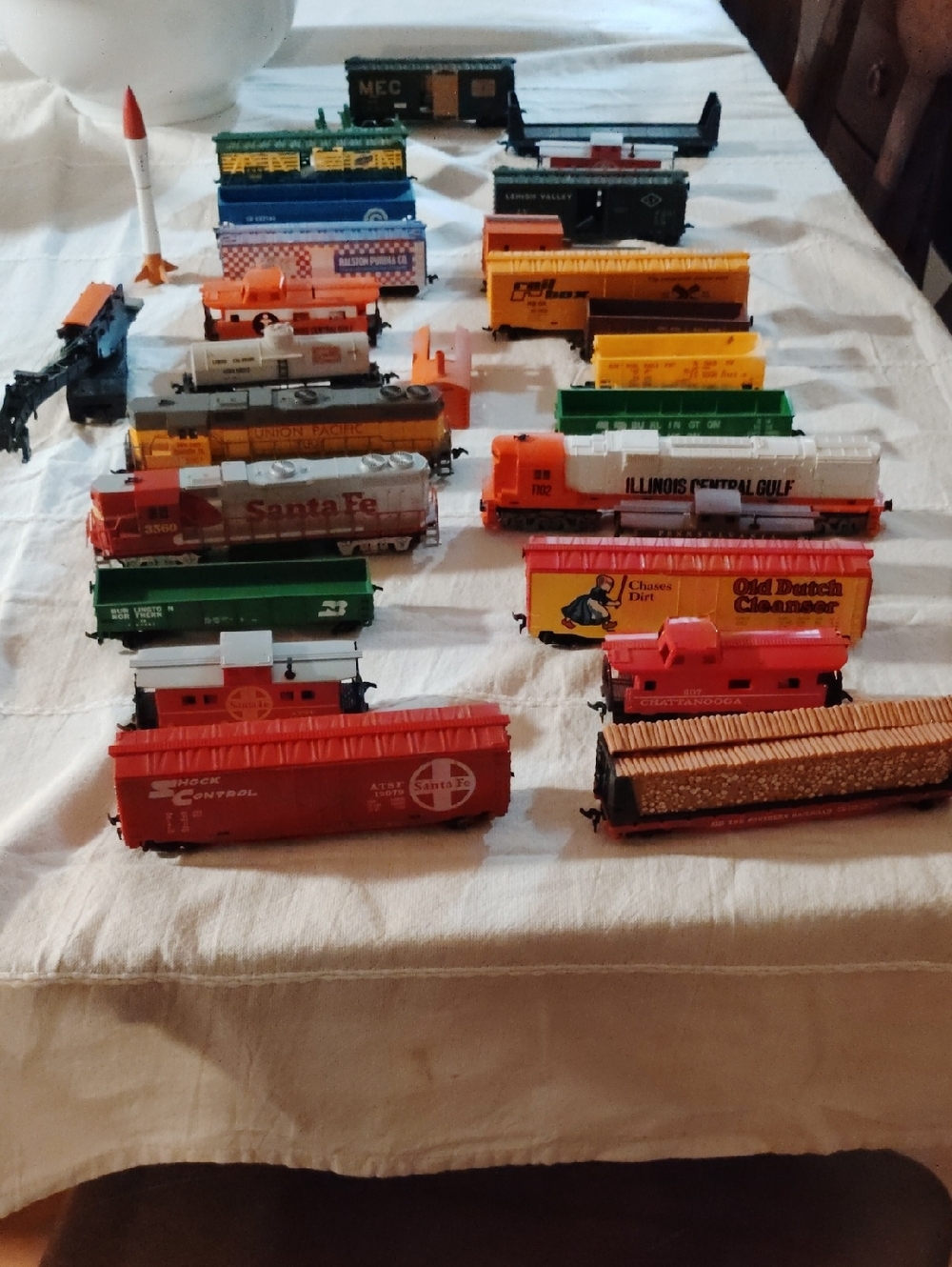 Vintage Toy Train Freight Cars Lot - Multicolor